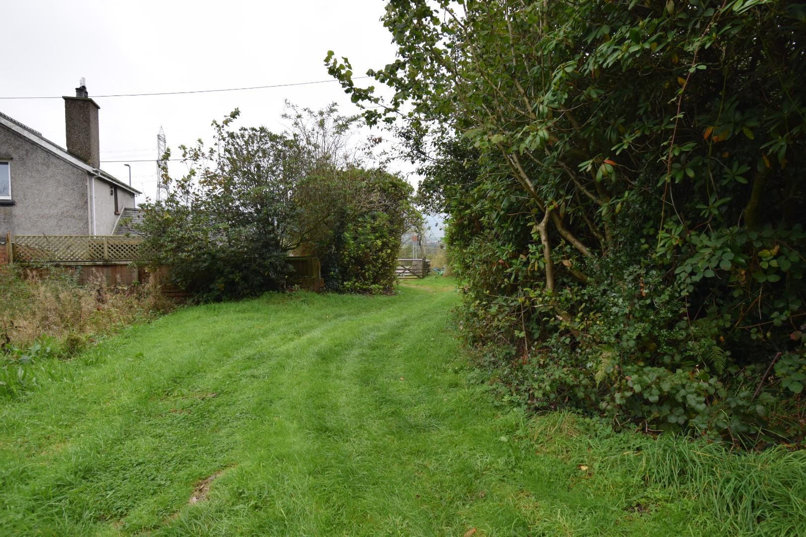 Land at Rear (4).JPG